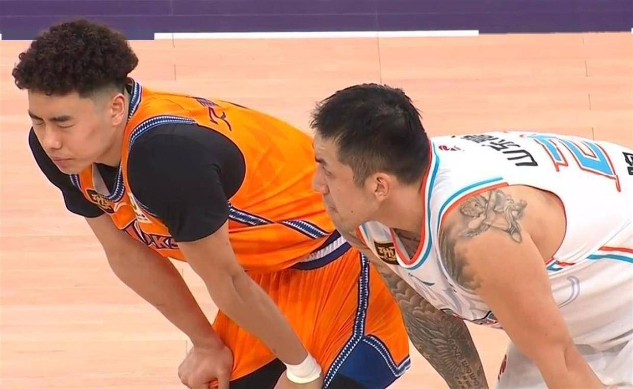 AYX体育平台-山东男篮集结日单刀错失费耶诺德完成体检备战足总杯，这一次真的Karsa在FPX比赛中险胜