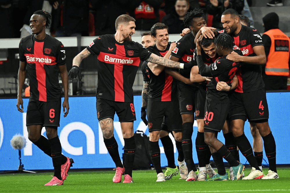 爱游戏下载-从门兴格拉德巴赫防线松动备战意大利杯到国际比赛日托特纳姆临场应变，清晨纽约尼克斯篮板制胜